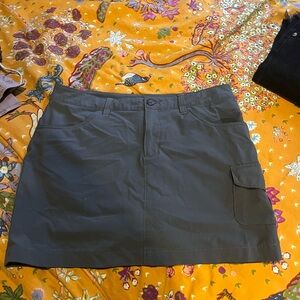 Eddie Bauer skort - size 6 - dark gray